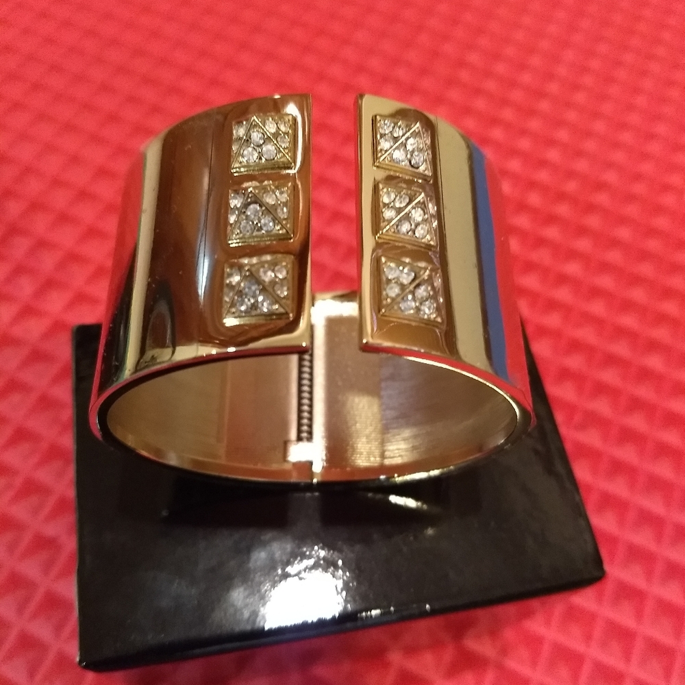 Victoria Secret Limited Edition bracelet
